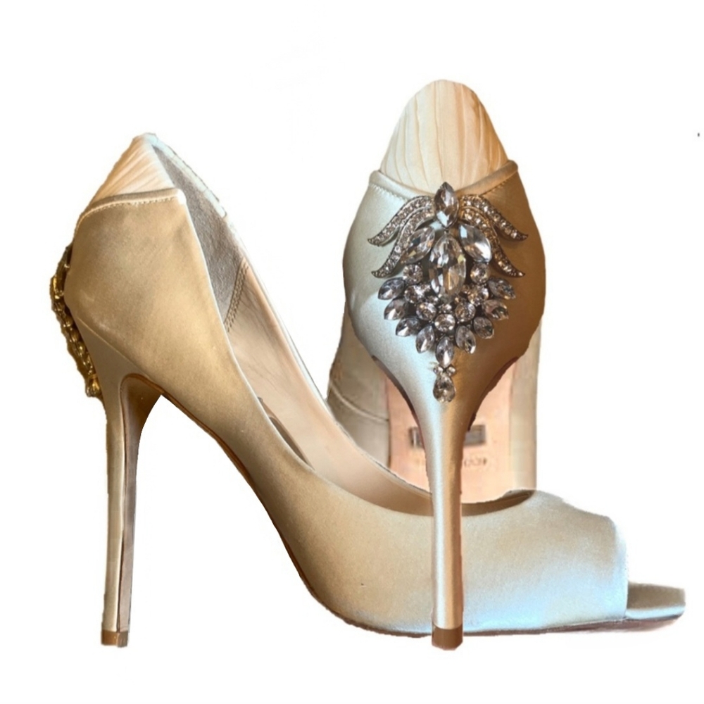 Badgley Mischka Stunning Ivory Jewel Heels with Rare Pleat Detail